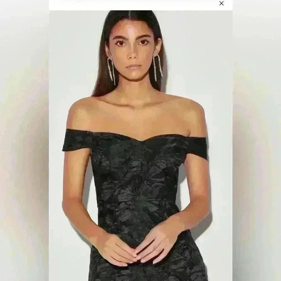 NWT You're All Heart Black Jacquard Satin Off-The-Shoulder Dress Size Medium - Picture 3 of 7